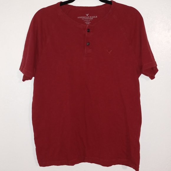 American Eagle Outfitters Other - American Eagle Outfitters Red Legend T-Shirt Men's Medium Two Button Classic Fit